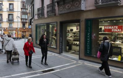 A: EDUADRDO BUXENS F: 03 MARZO 2026 L: PAMPLONA  - CALLE  ZAPATERÍA T:  REPORTAJE DESAFÍOS DE NAVARRA - EL COMERCIO EN NAVARRA -