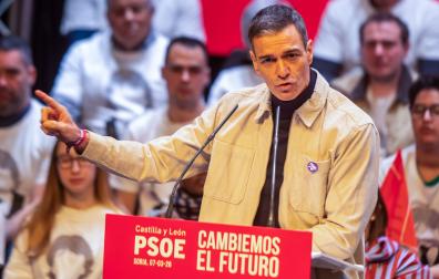 El presidente del Gobierno, Pedro Sánchez, asiste a un acto del partido este sábado en Soria