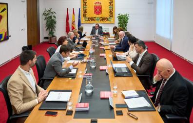 Reunión de la Mesa y Junta de Portavoces del Parlamento de Navarra