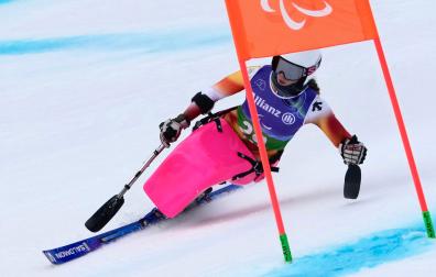 La esquiadora española Audrey Pascual logró este martes la medalla de oro en combinada en los Juegos Paralímpicos de Milán Cortina