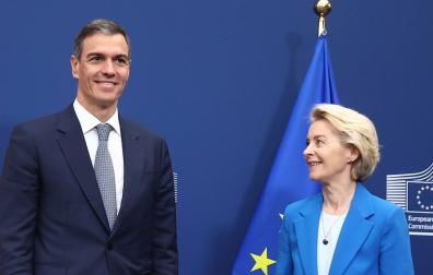 El presidente del Gobierno, Pedro Sánchez, en un encuentro anterior con la presidenta de la Comisión Europea, Ursula von der Leyen, en Bruselas