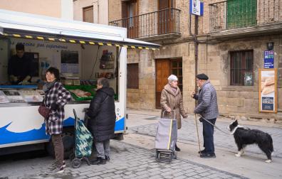 Pescadería ambulante en la localidad de Lumbier