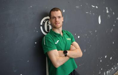 Unai Laso, en el frontón Zelai de Ataun.