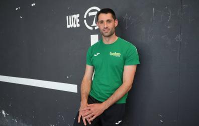 Jon Ander Albisu, en el frontón de Ataun.