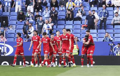 Los jugadores del Getafe celebran el tanto de Domingos Duarte, el 0-1, durante el partido contra el Espanyol
