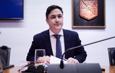 El exvicepresidente de UPN Óscar Arizcuren ha comparecido este martes ante la comisión de investigación sobre licitación y adjudicación de obras públicas del Gobierno de Navarra, en el Parlamento