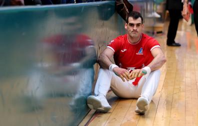 Joseba Ezkurdia, justo  después de perder un tanto en el Remontival.