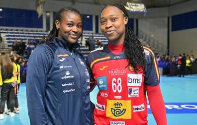 Lysa y Lyndie Tchaptchet, las pivotes y hermanas navarras que han sido convocadas por el seleccionador Joaquín Rocamora