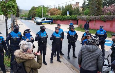 Fotos del desalojo del antiguo convento de Aranzadi en Pamplona