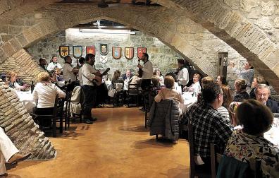 Una cena anterior en la sociedad gastronómica y cultural Napardi