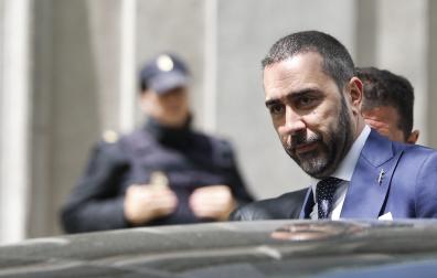 El empresario Víctor de Aldama a su salida del Tribunal Supremo este miércoles donde continúa el juicio al exministro José Luis Ábalos, a su asesor Koldo García y al empresario