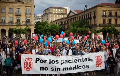 Manifestación organizada por el Sindicato Médico y el Colegio de Médicos en Pamplona.