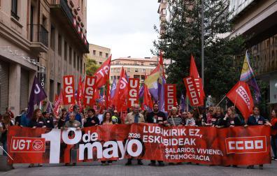 Imagen de la cabecera de la manifestación de UGT, CCOO de este 1 de mayo de 2026