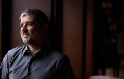 Natxo López, escritor y guionista de cine y televisión, este miércoles en el Nuevo Casino de Pamplona