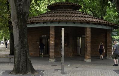 Los aseos públicos del Bosquecillo