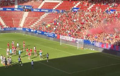 Las gradas de El Sadar presentaron una imagen inusual este viernes, 22 de mayo, con motivo de la última sesión del equipo antes de la final de Getafe.