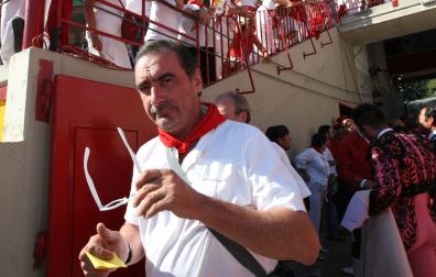 Carlos Herrera suele estar en Sanfermines en años alternos. En la foto, en una corrida de toros de Jandilla de los del año 2009