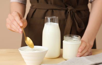 Tanto el yogur como el kefir son alimentos fermentados, pero no son lo mismo...