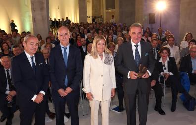 Fotos de la entrega del III Premio José Javier Uranga a Carlos Herrera