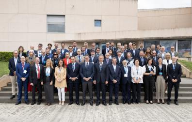 *A: Irati Aizpurua San Román *F: 09-06-26 *T: Encuentro de empresas navarras y aragonesas, con la participación de los presidentes de las patronales de ambas comunidades y de Garamendi, presidente de la CEOE. *L:  Museo Universidad de Navarra. Pamplona.