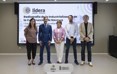 *A: Irati Aizpurua San Román *F: 10-06-26 *T: Presentación del primer estudio sobre construcción industrializada. Están entre otros el nuevo director del PERTE. de Industrialización Raúl García. *L: Polo Iris, EL Sario. Pamplona.