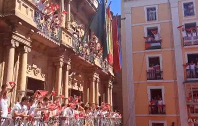 Vídeo del momento del lanzamiento del chupinazo de San Fermín 2026