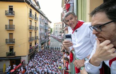Foto de Feijóo en el encierro de San Fermín
