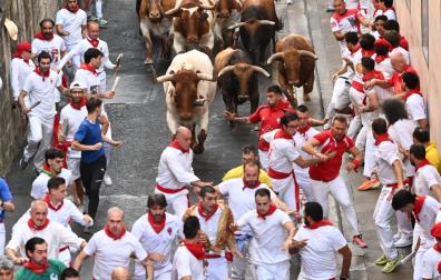 Fotos del sexto encierro de San Fermín 2026 en Pamplona