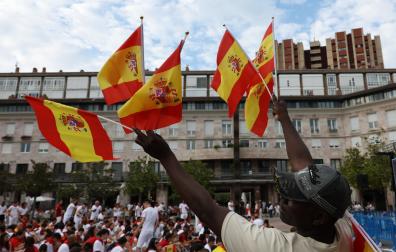 Pantalla gigante para presenciar la final de la Eurocopa 2024 entre las selecciones de España e Inglaterra