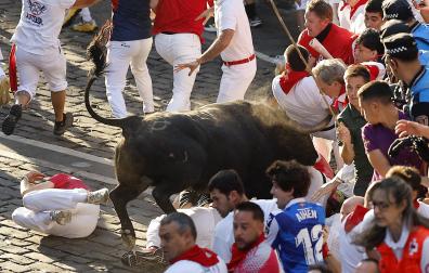 Fotos del octavo encierro de San Fermín 2026 con toros de la ganadería de Jandilla en Pamplona.