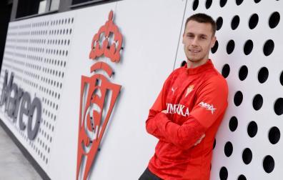 Jonathan Dubasin, en Mareo, la ciudad deportiva del Sporting.