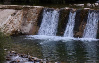 Presa del río Esca, en Roncal