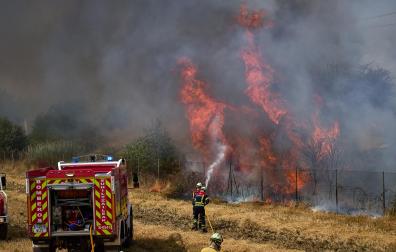 Fotos del incendio entre Salinas de Pamplona y Esquíroz