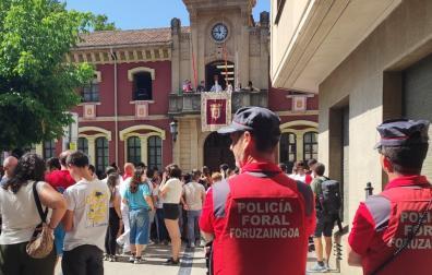 Agentes de la Policía Foral durante las fiestas de Estella