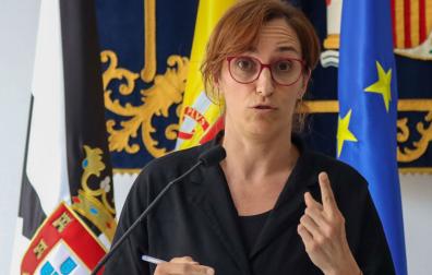 La ministra de Sanidad, Mónica García durante la rueda de prensa tras su encuentro con el presidente de la Ciudad Autónoma de Ceuta, Juan Jesús Vivas