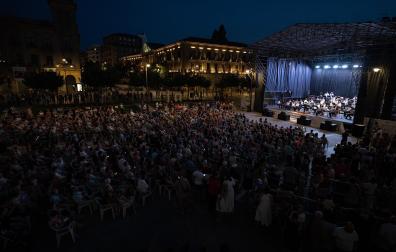 Concierto de La Pamplonesa en la Plaza del Castillo con motivo de los actos del Privilegio de la Unión