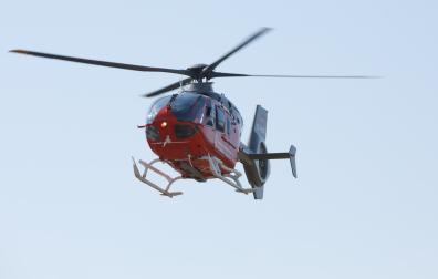 Se ha movilizado hasta el lugar del accidente el helicóptero de rescate debido a la dificultad para acceder hasta el herido