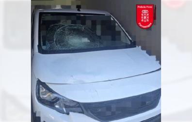 Imagen de la furgoneta con la que intentó atropellar al hombre