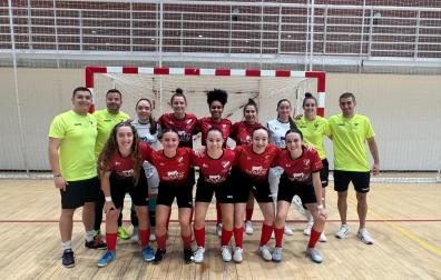Las jugadoras del Lacturale Orvina, tras el empate cosechado.