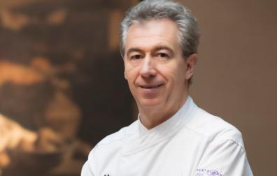 Javier Díaz Zalduendo es el jefe de cocina del Restaurante Alhambra desde hace 28 años