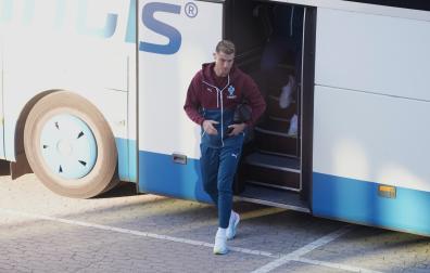 Cristiano Ronaldo, su llegada a la sesión de entrenamiento en el estadio Parken de Copenhage donde este jueves se enfrentan Portugal y Dinamarca