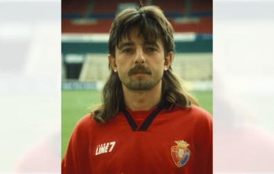 Ziober, con la camiseta rojilla en El Sadar