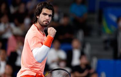 El tenista español Carlos Alcaraz venció la final del torneo de Tokio