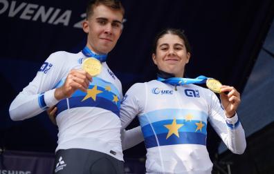 Benjamín Noval y Alejandra Neira, con sus medallas de campeones de Europa CRI