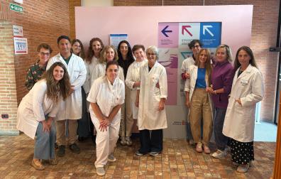 De izda a dcha, Alba Ordiñana (agachada), Paula Larumbe, Jorge Díaz, Ainhoa Larraya, Nieves Erdozáin, Ana Osa, Susana Corral (agachada), Beatriz Erro, Perla Eguíluz, Marian Recalde, Marta Arbuniés, Mari Díaz, Cristina Larramendi y María Ederra, de la sección de Detección Precoz del ISPLN/NOPLOI.