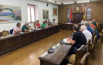 Imagen del encuentro de este viernes del consejero Óscar Chivite con ediles de Baztan-Bidasoa y Ultzama.