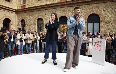 El cabeza de lista de ERC al Congreso, Gabriel Rufián y la eurodiputada y candidata de Podemos, Irene Montero, participan en un acto político con el título "Casa, vida, futuro", en Barcelona