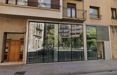 Sede de la clínica dental Los Arcos Deprit en la avenida de Zaragoza