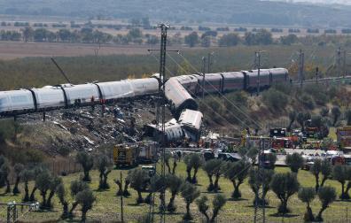 Lugar del accidente de dos trenes de alta velocidad, uno de Renfe y otro de Iryo, que han colisionado a primera hora de este miércoles a la altura de la estación de Urda (Toledo)
