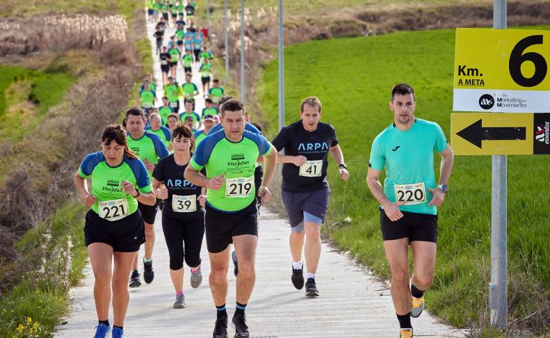 Participantes en la II Carrera de las Empresas - DN Management en Cordovilla.